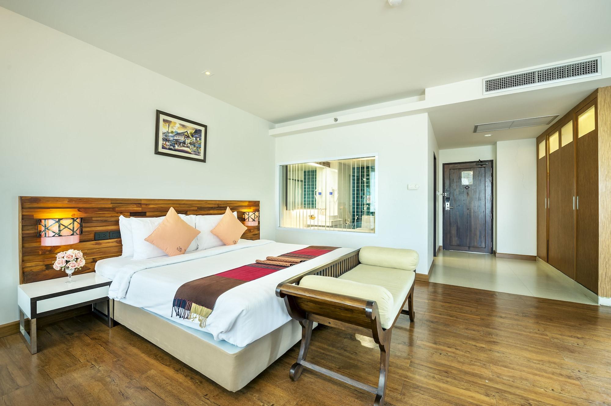 Hotel Buri Sriphu 4*