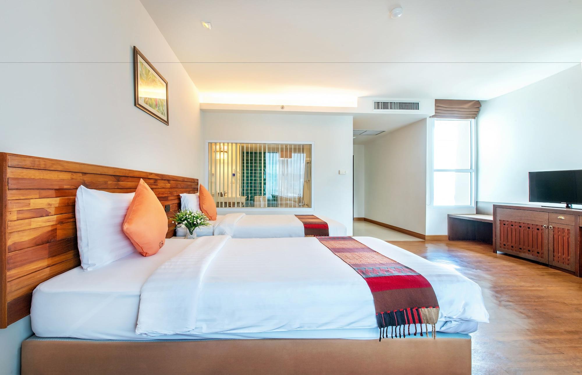 Buri Sriphu Hotel 4*