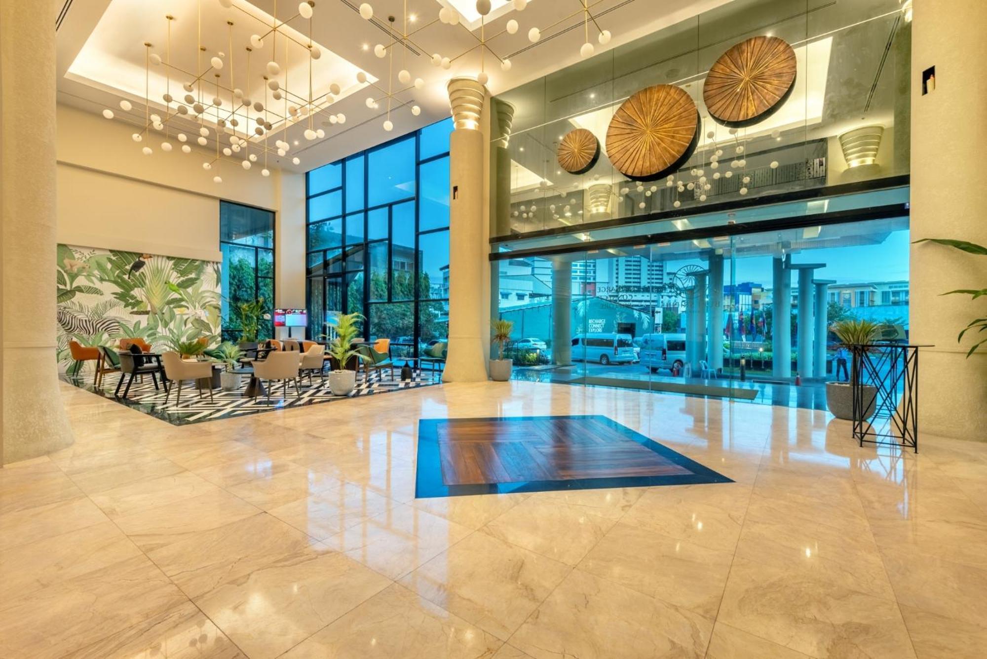 Hotel Buri Sriphu 4*