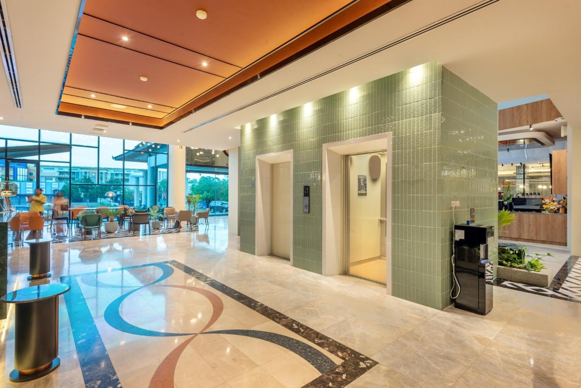 Buri Sriphu Hotel 4*